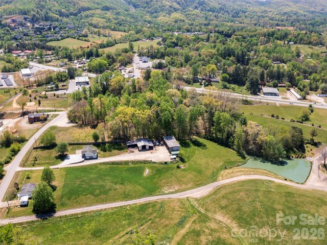 60 Dix Creek Chapel Road, Asheville, NC 28806