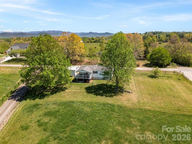 60 Dix Creek Chapel Road, Asheville, NC 28806