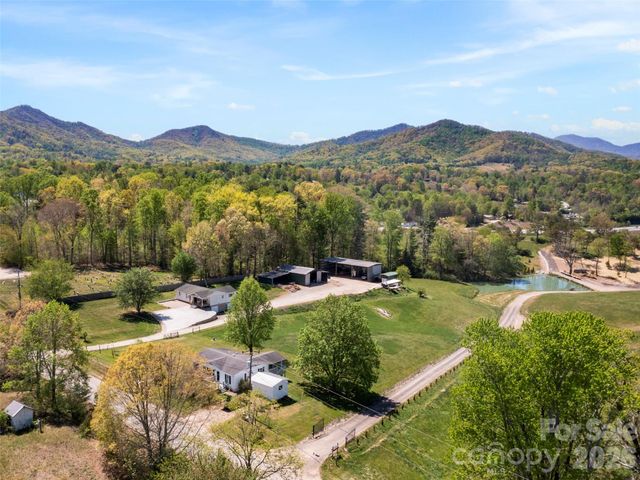60 Dix Creek Chapel Road, Asheville, NC 28806