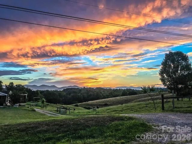 60 Dix Creek Chapel Road, Asheville, NC 28806