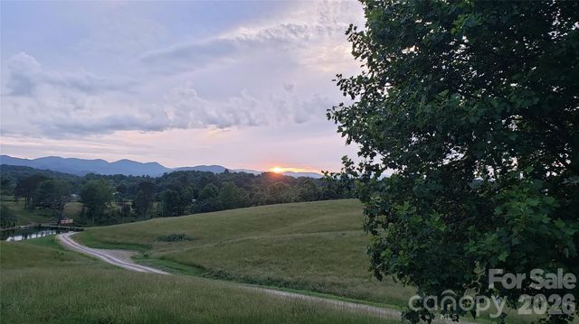 60 Dix Creek Chapel Road, Asheville, NC 28806