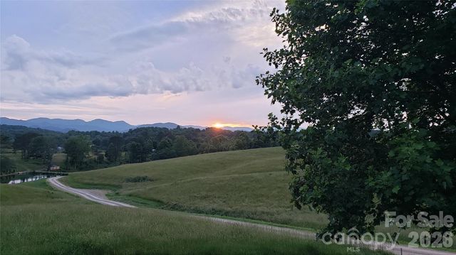 60 Dix Creek Chapel Road, Asheville, NC 28806