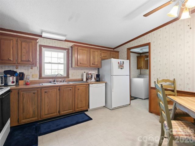 60 Dix Creek Chapel Road, Asheville, NC 28806