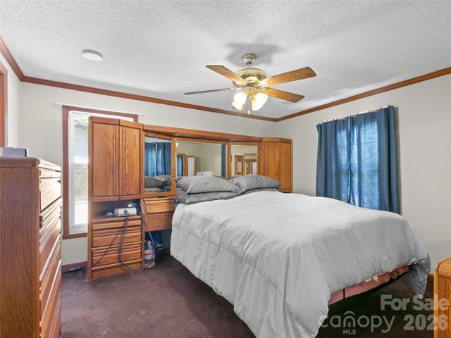 60 Dix Creek Chapel Road, Asheville, NC 28806