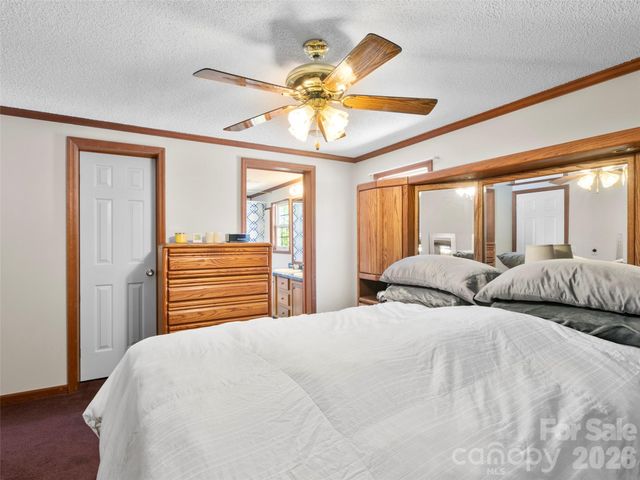 60 Dix Creek Chapel Road, Asheville, NC 28806