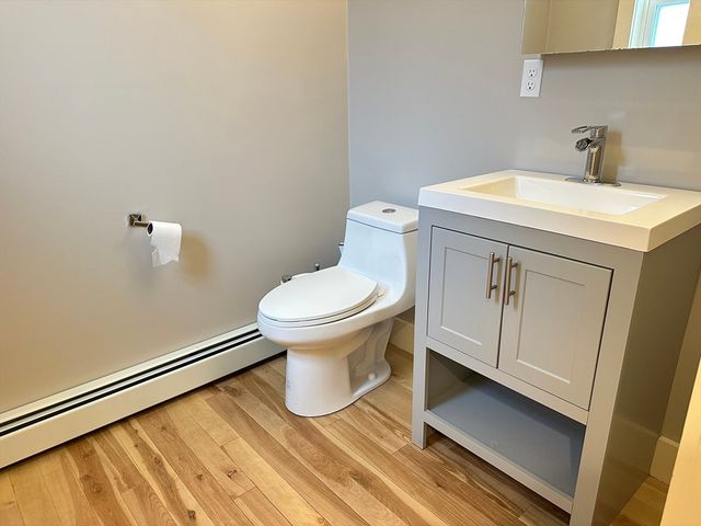 39 Snow St Single, Boston, MA 02135