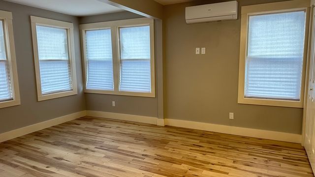 39 Snow St Single, Boston, MA 02135