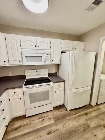 2 Stowe Road, Mary Esther, FL 32569