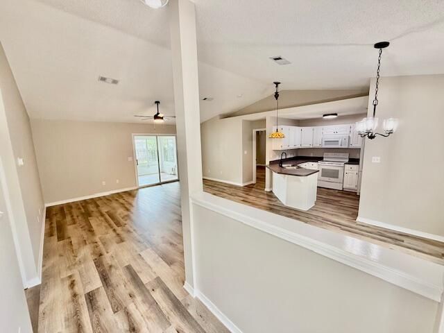 2 Stowe Road, Mary Esther, FL 32569