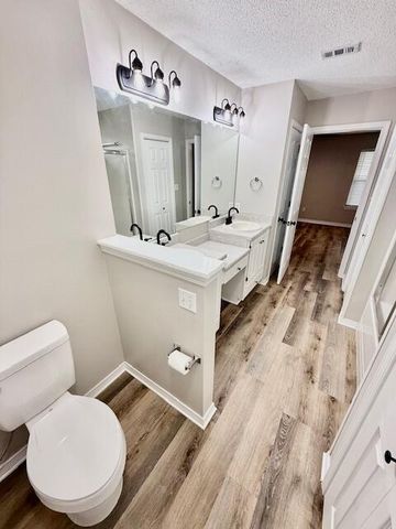 2 Stowe Road, Mary Esther, FL 32569