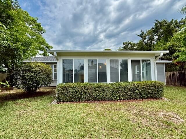 2 Stowe Road, Mary Esther, FL 32569