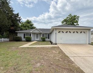 2 Stowe Road, Mary Esther, FL 32569