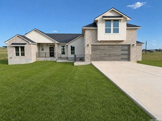 197 LAKEVIEW CIR, La Vernia, TX 78121