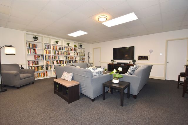 5 Bayard Road 100, Shadyside, PA 15213