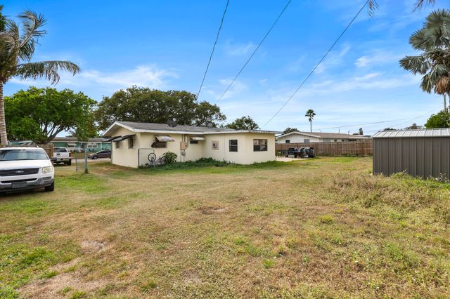 173 SE Placita Court, Port St. Lucie, Port St Lucie, FL 34983