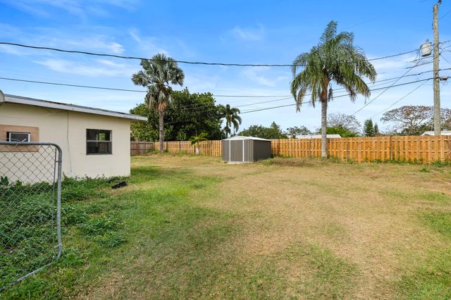173 SE Placita Court, Port St. Lucie, Port St Lucie, FL 34983