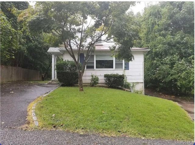 62 Satinwood Road, Rocky Point, NY 11778