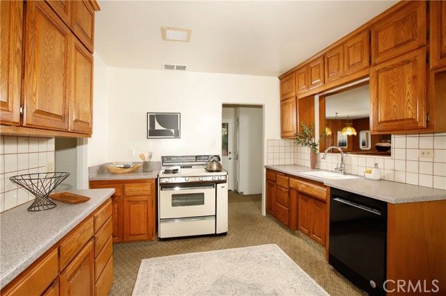 1639 Thompson, Glendale, CA 91201