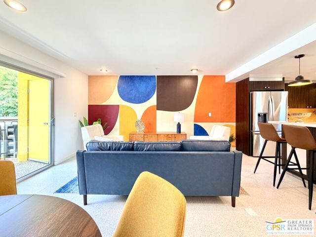 588 E San Lorenzo Road 202, Palm Springs, CA 92264