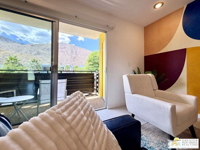 588 E San Lorenzo Road 202, Palm Springs, CA 92264