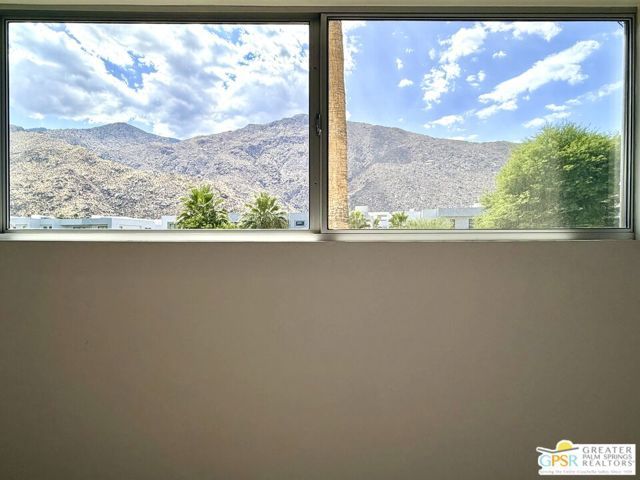 588 E San Lorenzo Road 202, Palm Springs, CA 92264