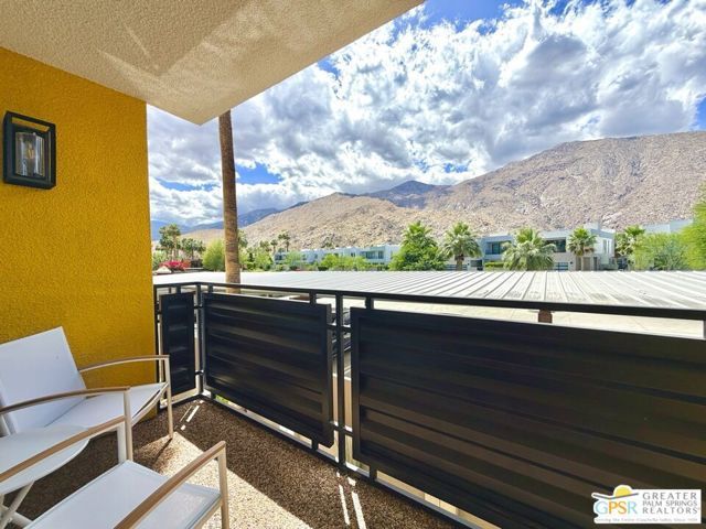 588 E San Lorenzo Road 202, Palm Springs, CA 92264