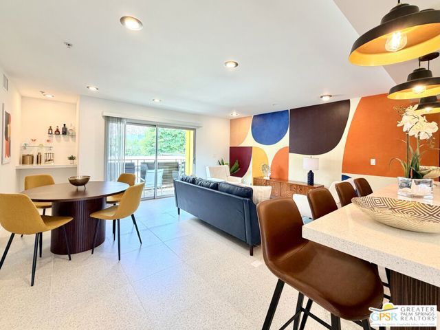 588 E San Lorenzo Road 202, Palm Springs, CA 92264