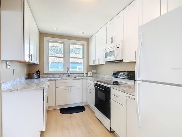 310 LAKE LENA BOULEVARD, Auburndale, FL 33823