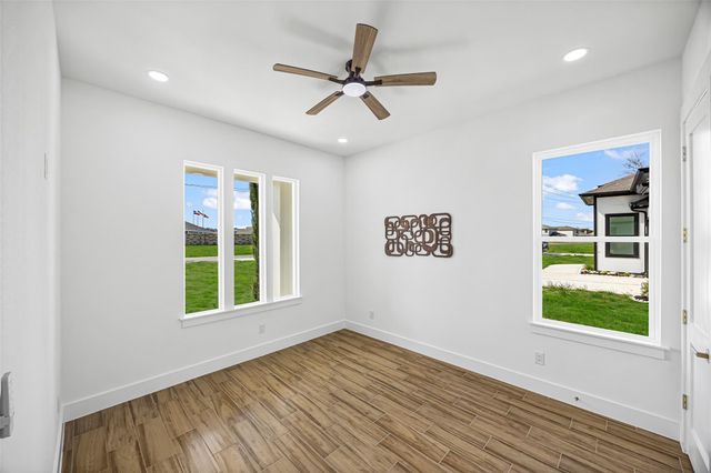 1511 Waco St, Dayton, TX 77535