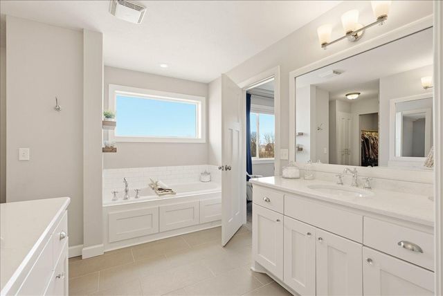 4798 Prairie Trail N, Hugo, MN 55038