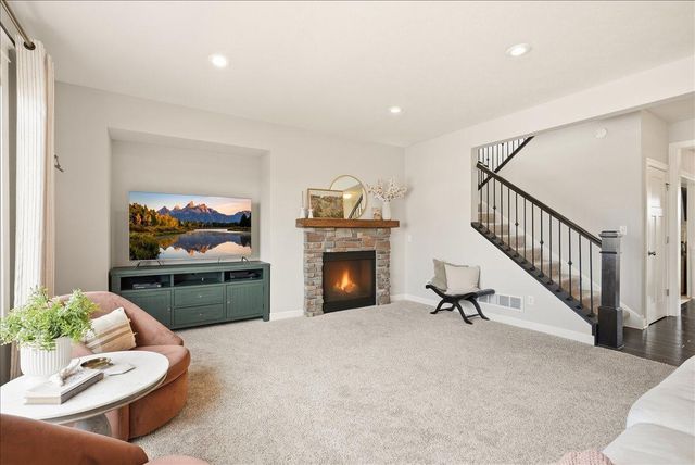 4798 Prairie Trail N, Hugo, MN 55038