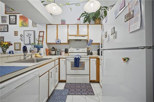 288 Nantucket PL, Newport News, VA 23606