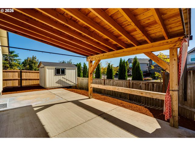 1942 ADELMAN Loop, Eugene, OR 97402