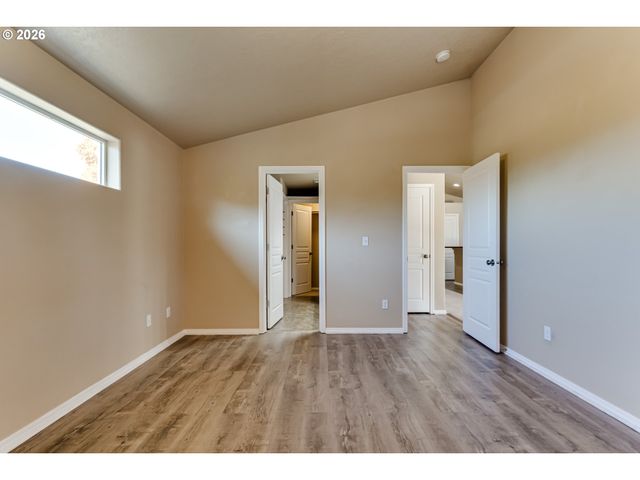 1942 ADELMAN Loop, Eugene, OR 97402