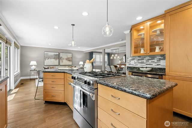 6607 149th Avenue NE, Redmond, WA 98052