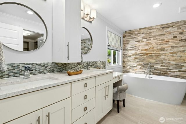 6607 149th Avenue NE, Redmond, WA 98052
