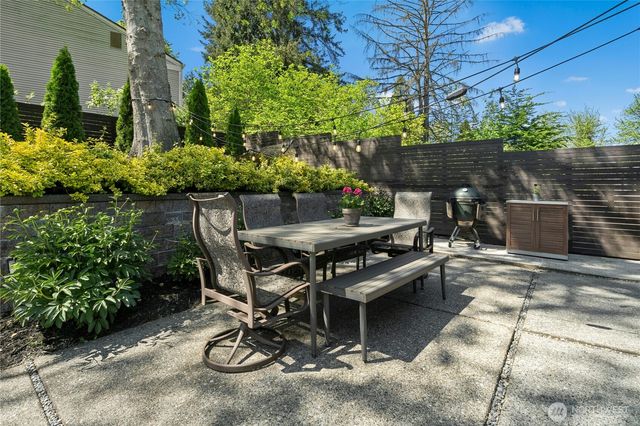 6607 149th Avenue NE, Redmond, WA 98052