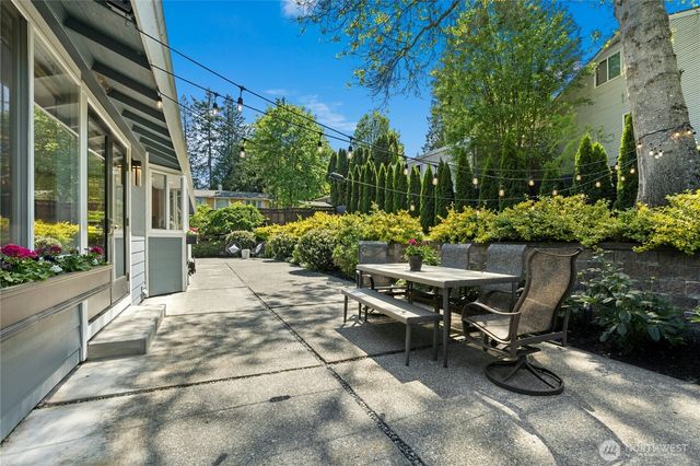 6607 149th Avenue NE, Redmond, WA 98052