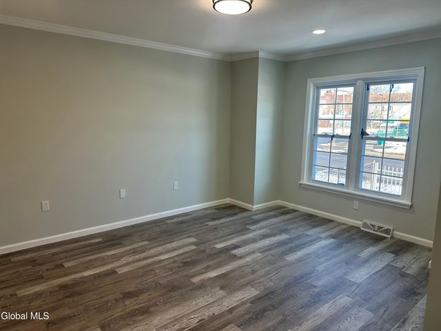 740 Hamilton Street, Schenectady, NY 12307