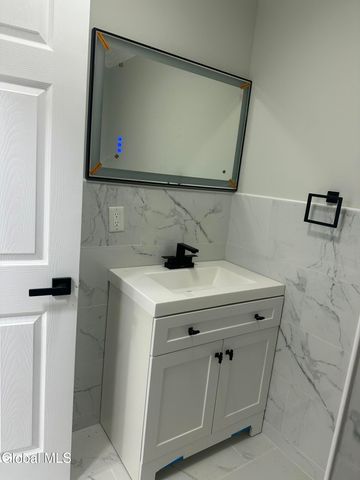 740 Hamilton Street, Schenectady, NY 12307