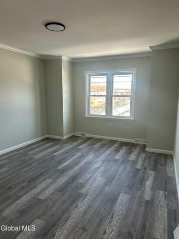 740 Hamilton Street, Schenectady, NY 12307