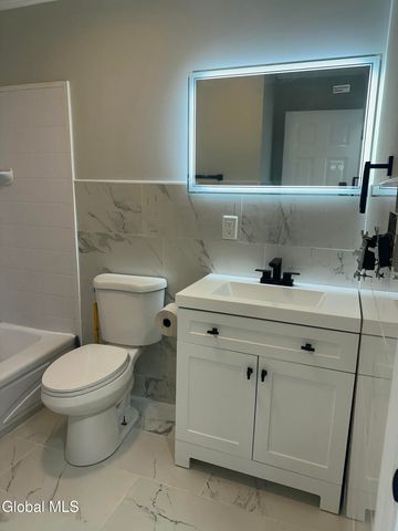 740 Hamilton Street, Schenectady, NY 12307