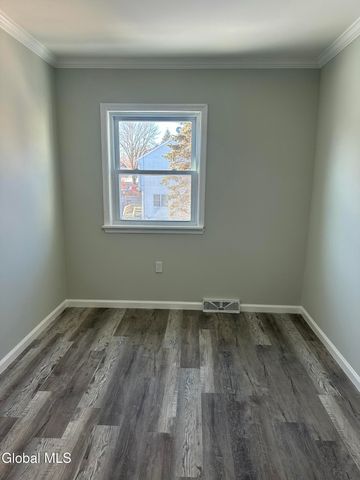 740 Hamilton Street, Schenectady, NY 12307