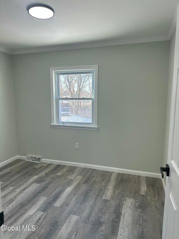 740 Hamilton Street, Schenectady, NY 12307