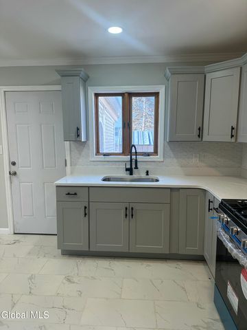 740 Hamilton Street, Schenectady, NY 12307