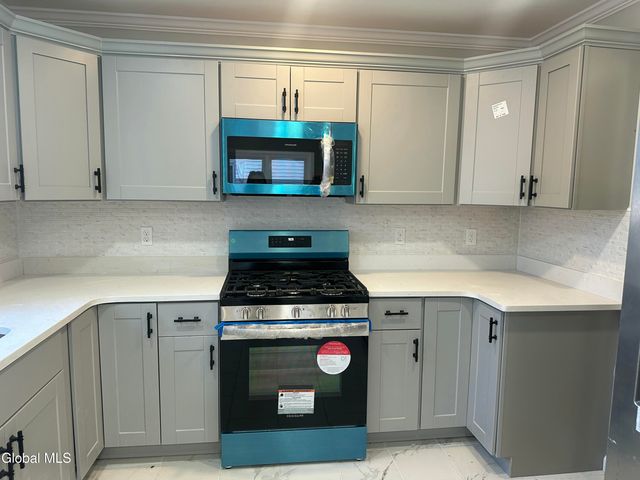 740 Hamilton Street, Schenectady, NY 12307