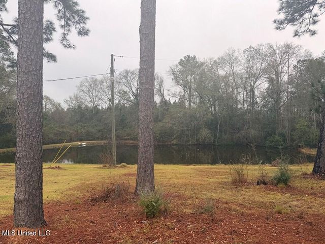 10452 Highway 11, Poplarville, MS 39470