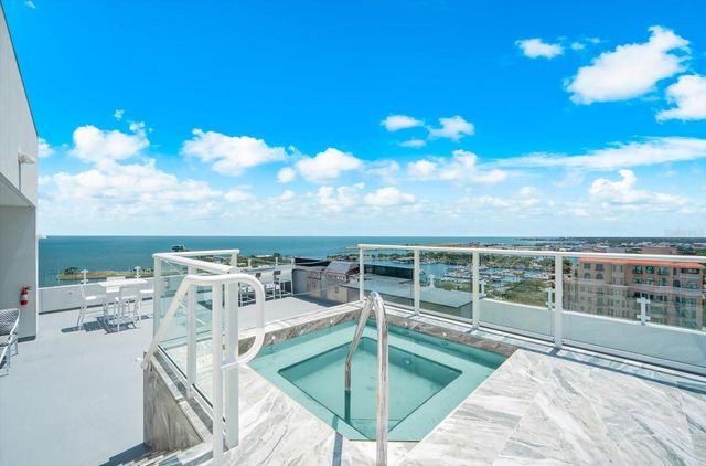 176 4TH AVENUE NE 201, St Petersburg, FL 33701