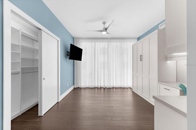 176 4TH AVENUE NE 201, St Petersburg, FL 33701