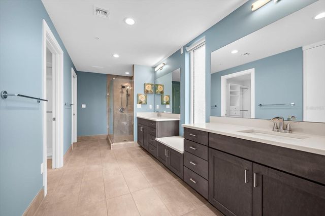 176 4TH AVENUE NE 201, St Petersburg, FL 33701